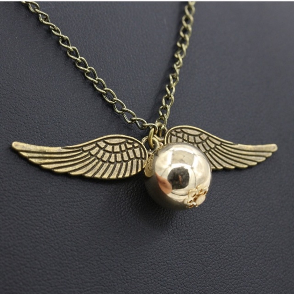 Harry Potter Golden Seeker Necklace NWT